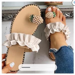 Pineapple toe loop sandals